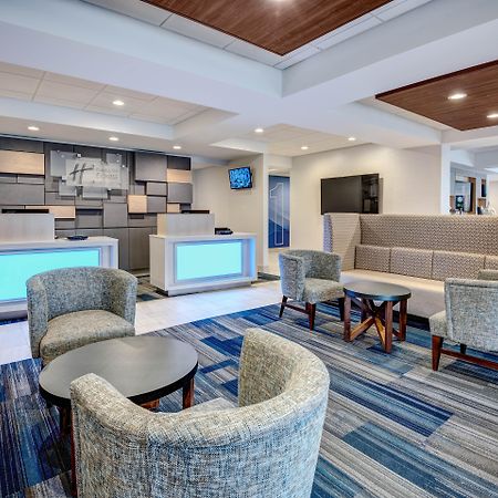 אבנל Holiday Inn Express Woodbridge By Ihg מראה חיצוני תמונה