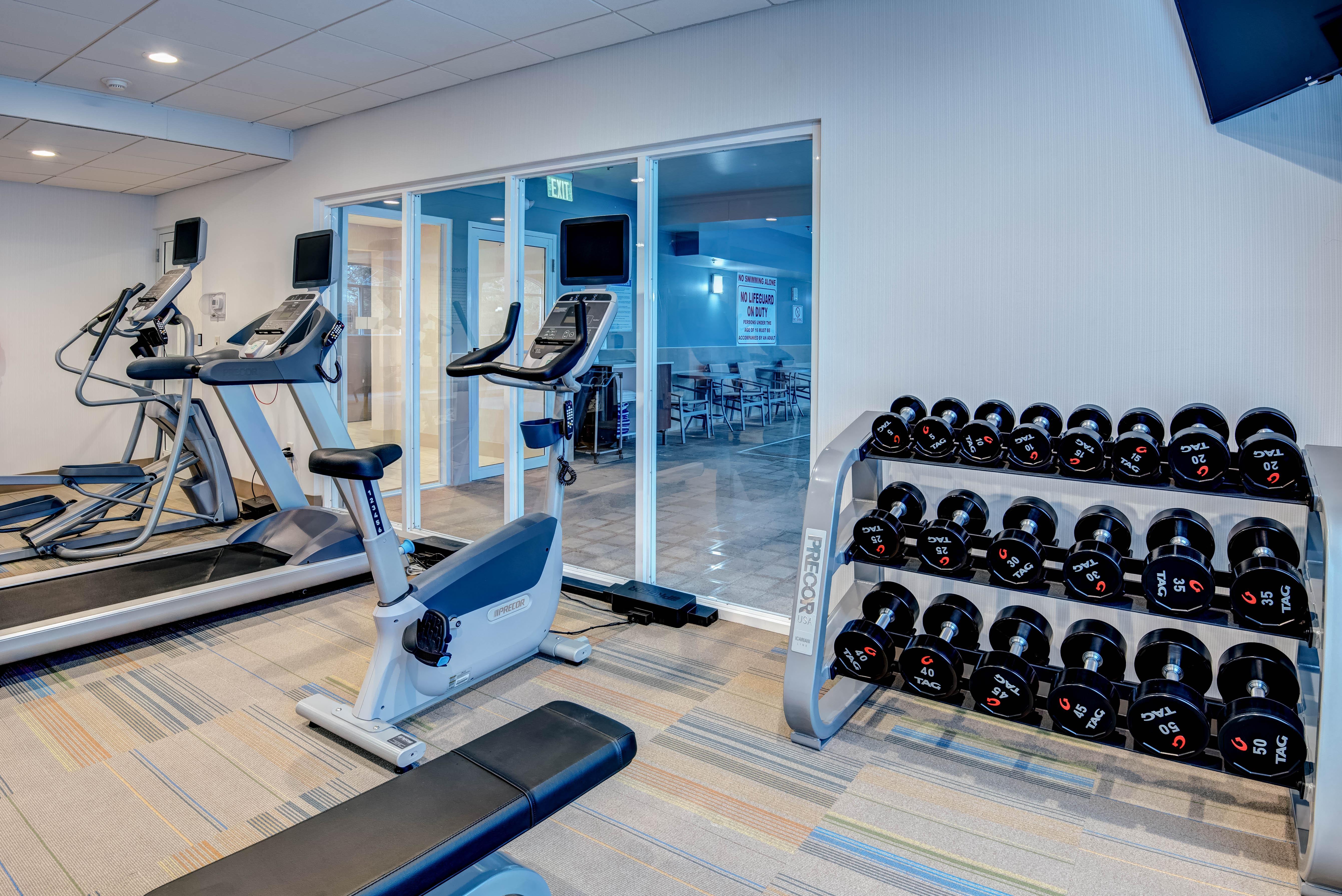 אבנל Holiday Inn Express Woodbridge By Ihg מראה חיצוני תמונה