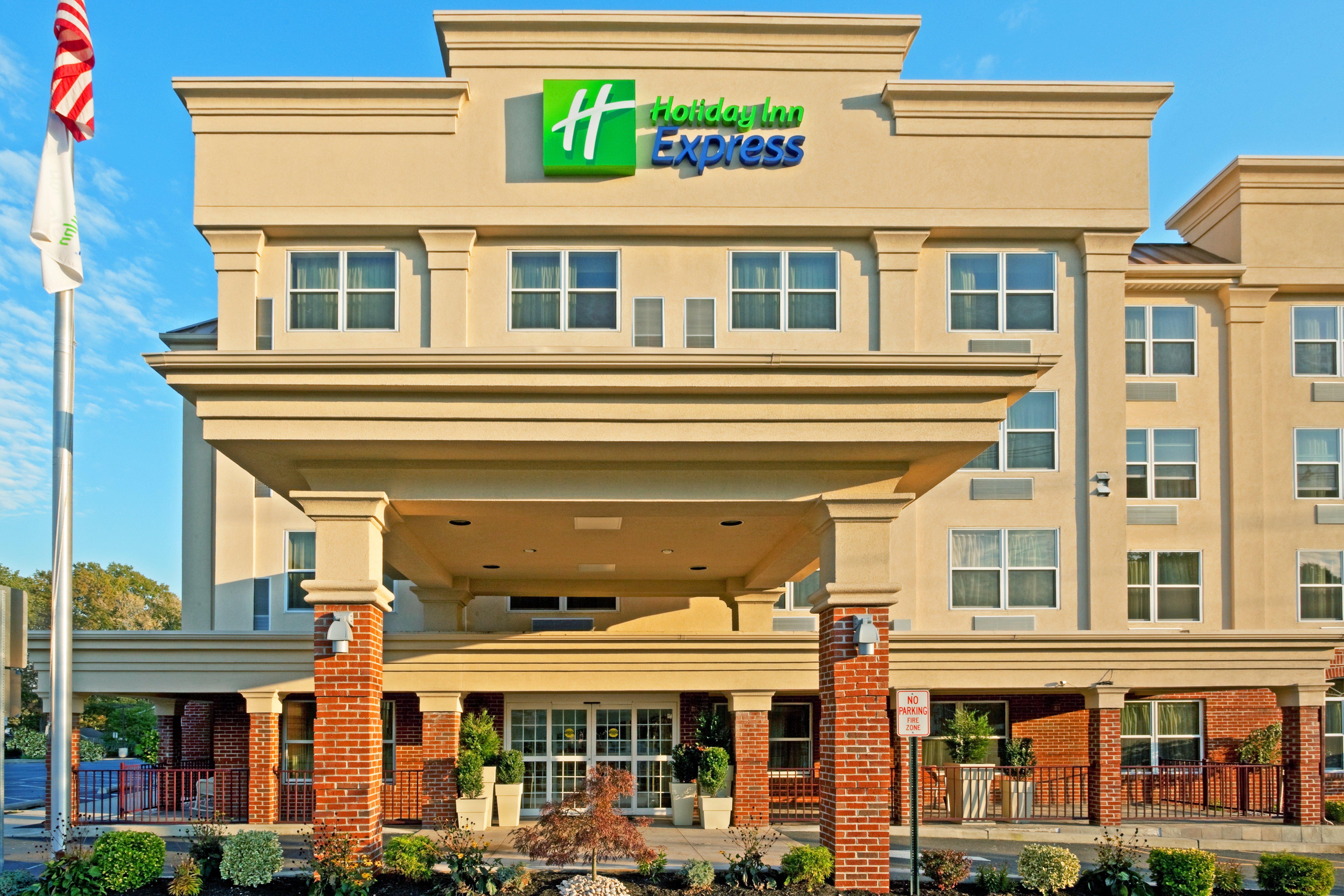 אבנל Holiday Inn Express Woodbridge By Ihg מראה חיצוני תמונה