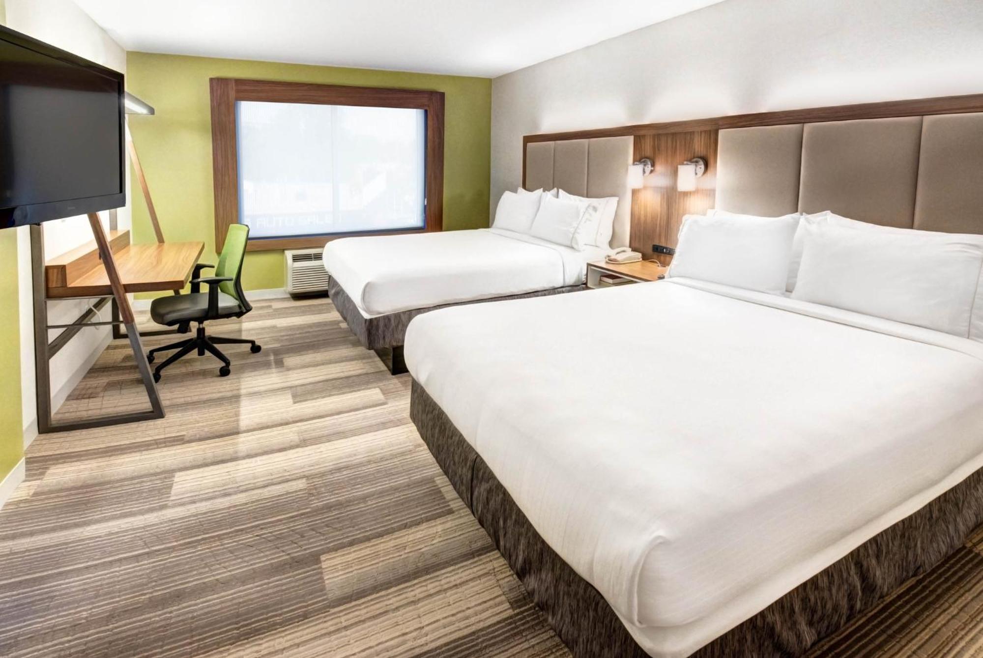 אבנל Holiday Inn Express Woodbridge By Ihg מראה חיצוני תמונה